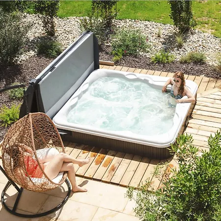 Chez Nerthe- 5-sterne-haus Mit Privatem Jacuzzi By Interhome Holiday home *