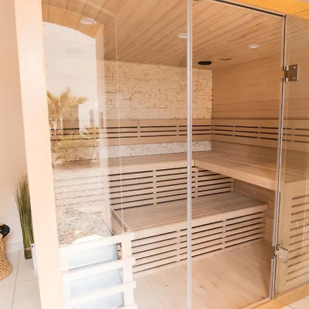 Chez Nerthe- 5-sterne-haus Mit Privatem Jacuzzi By Interhome *